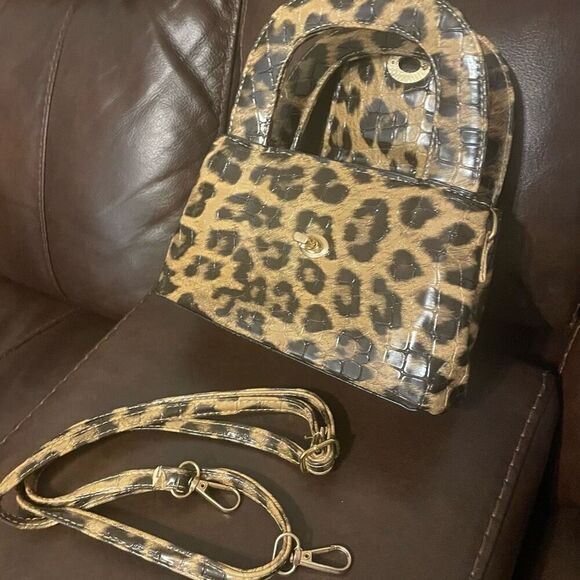 Leopard Mini Satchel Bag with Lock Closure and 41” Crossbody Strap NWOT - Picture 4 of 8